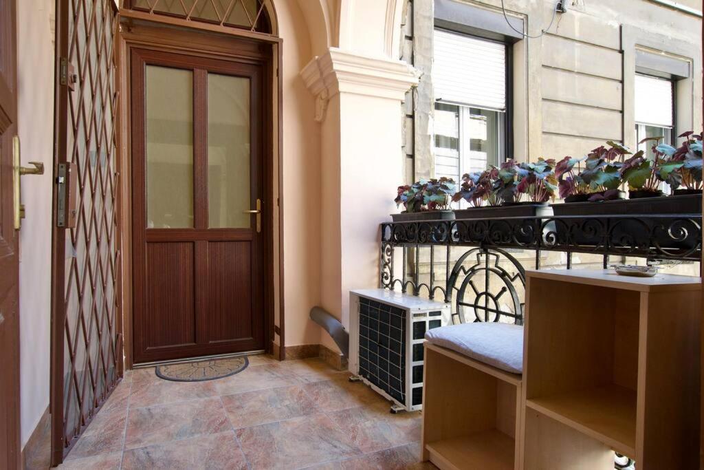 Standard Apartment By Hi5 - St. King Street 16. Budapest Exteriör bild